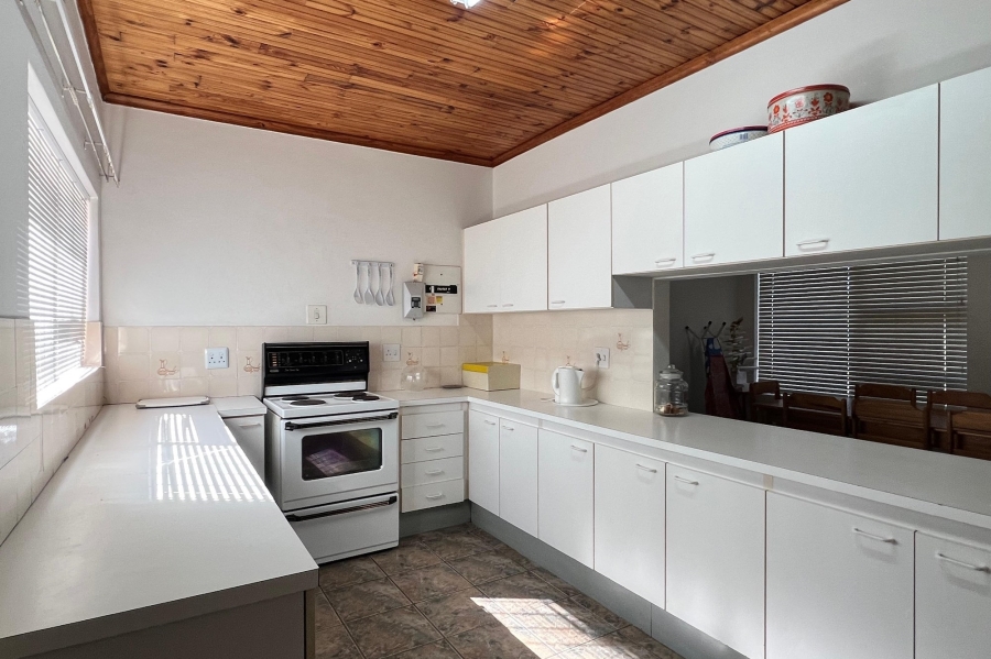 4 Bedroom Property for Sale in Wavecrest Eastern Cape